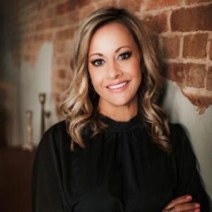Profile photo of Lisa Hinton